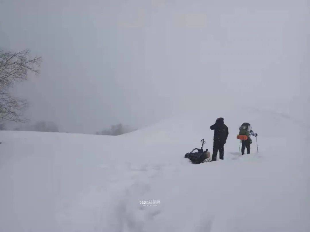 “晚上睡得都出汗了”｜三位冰城汉子挑战雪山露营